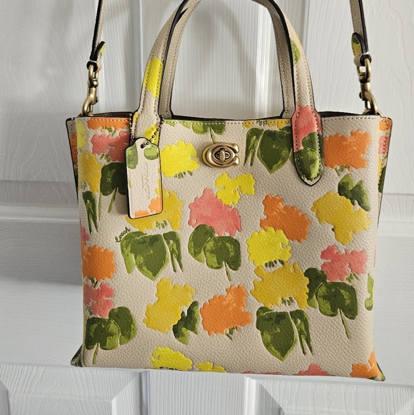 NWOT Coach Floral Printed Willow Tote 24 + Matching Piper K Fruit Bag Charm - Picture 10 of 13
